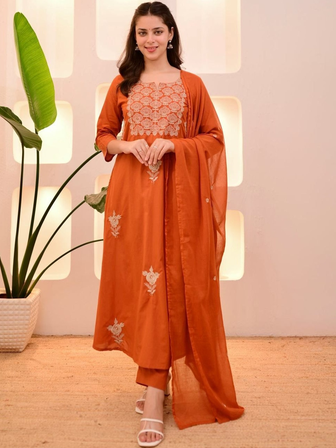 Fabinn Embroidered Notch Neck Thread Work Straight Kurta With Trousers & Dupatta