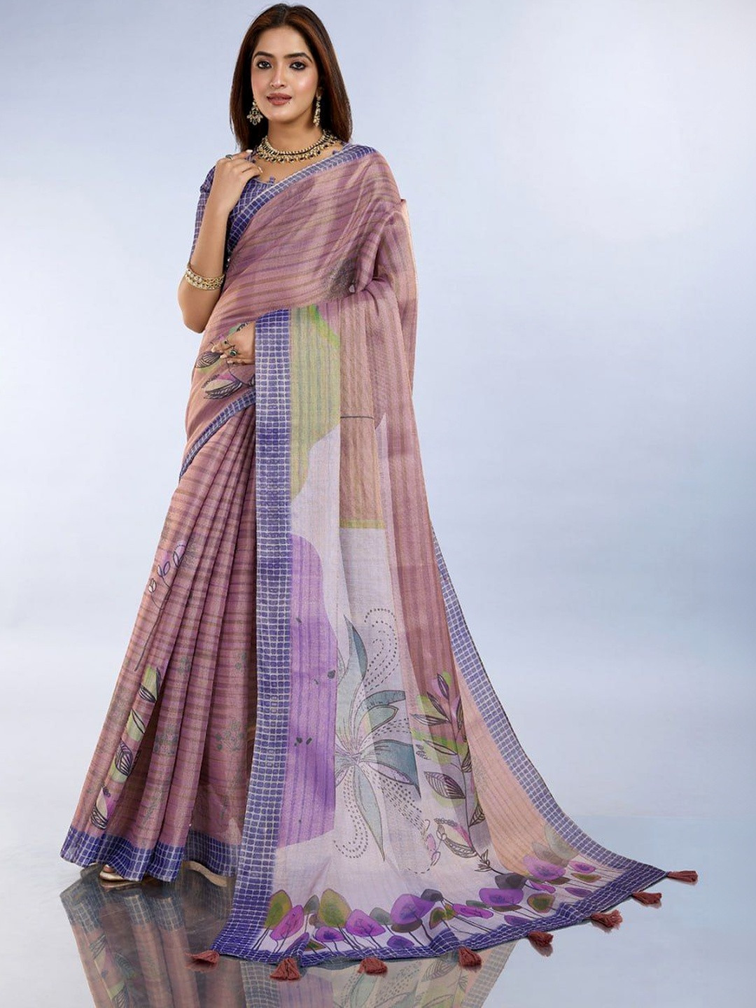 DAATAR Floral Handloom Saree