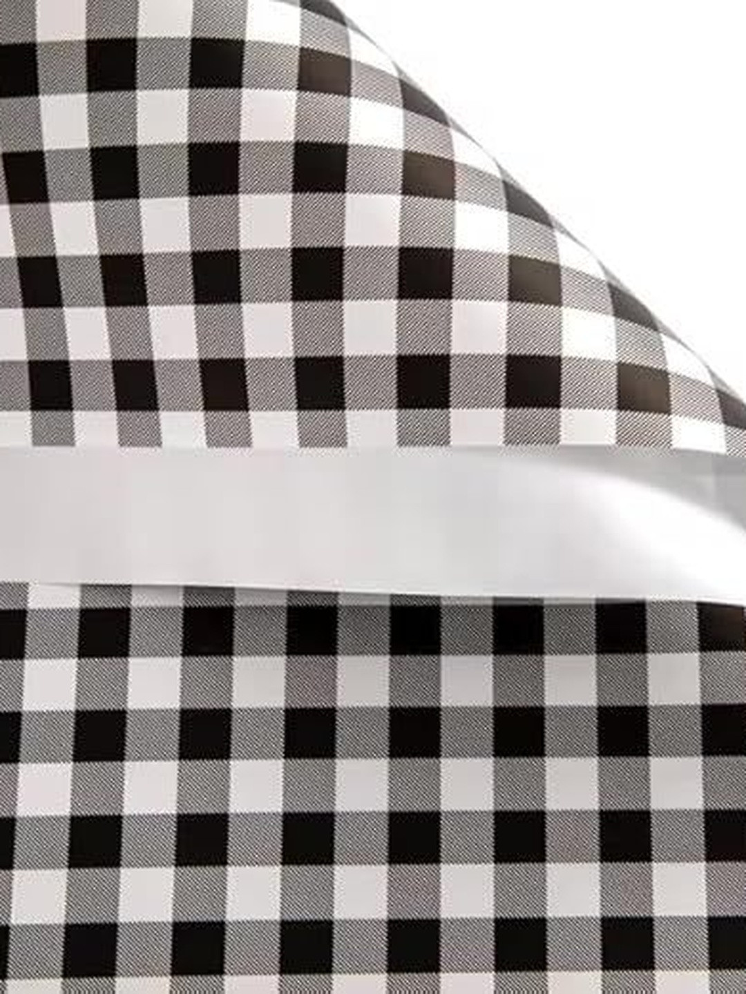 SAKSHAM 20-Pcs Black Checked Flower Wrapping Sheet