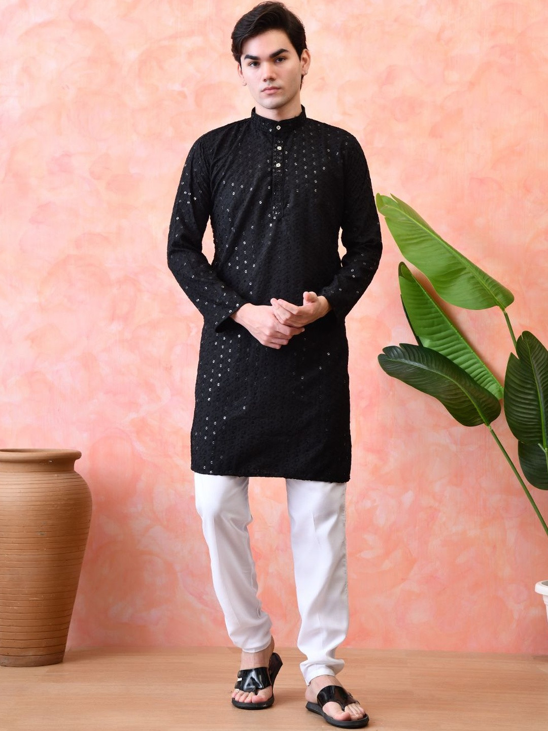 KUNDALI KAKSHAY Textured Sequinned Kurta With Pyjamas