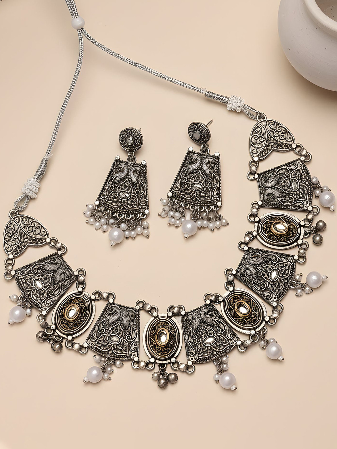 KARATCART Silver-Plated Dual Tone Antique Kundan Studded Jewellery Set