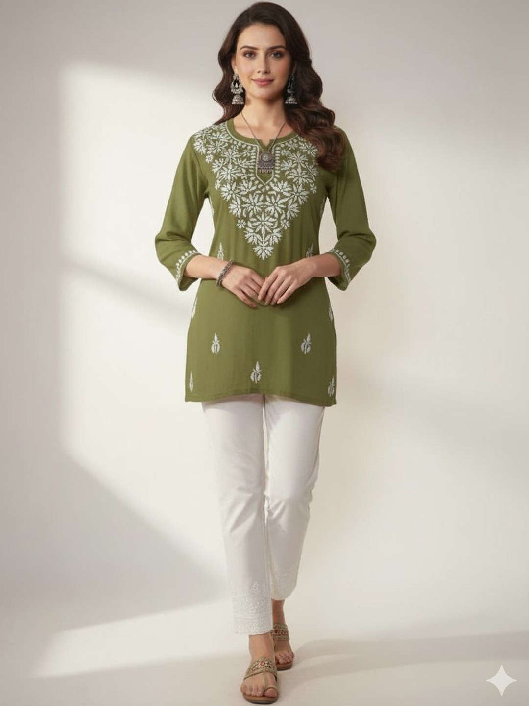 NAZAQAT ETHNIC INDIA Women Hand-Embroidered Chikankari Kurti  Elegant Daily Wear Tunic
