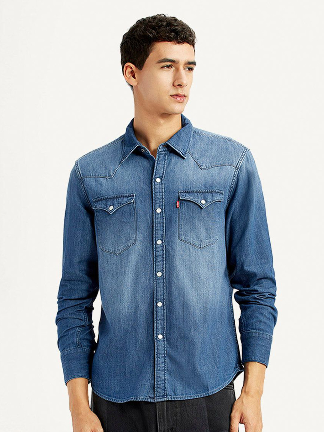 Levis Men Classic Slim Fit Faded Spread Collar Shirt