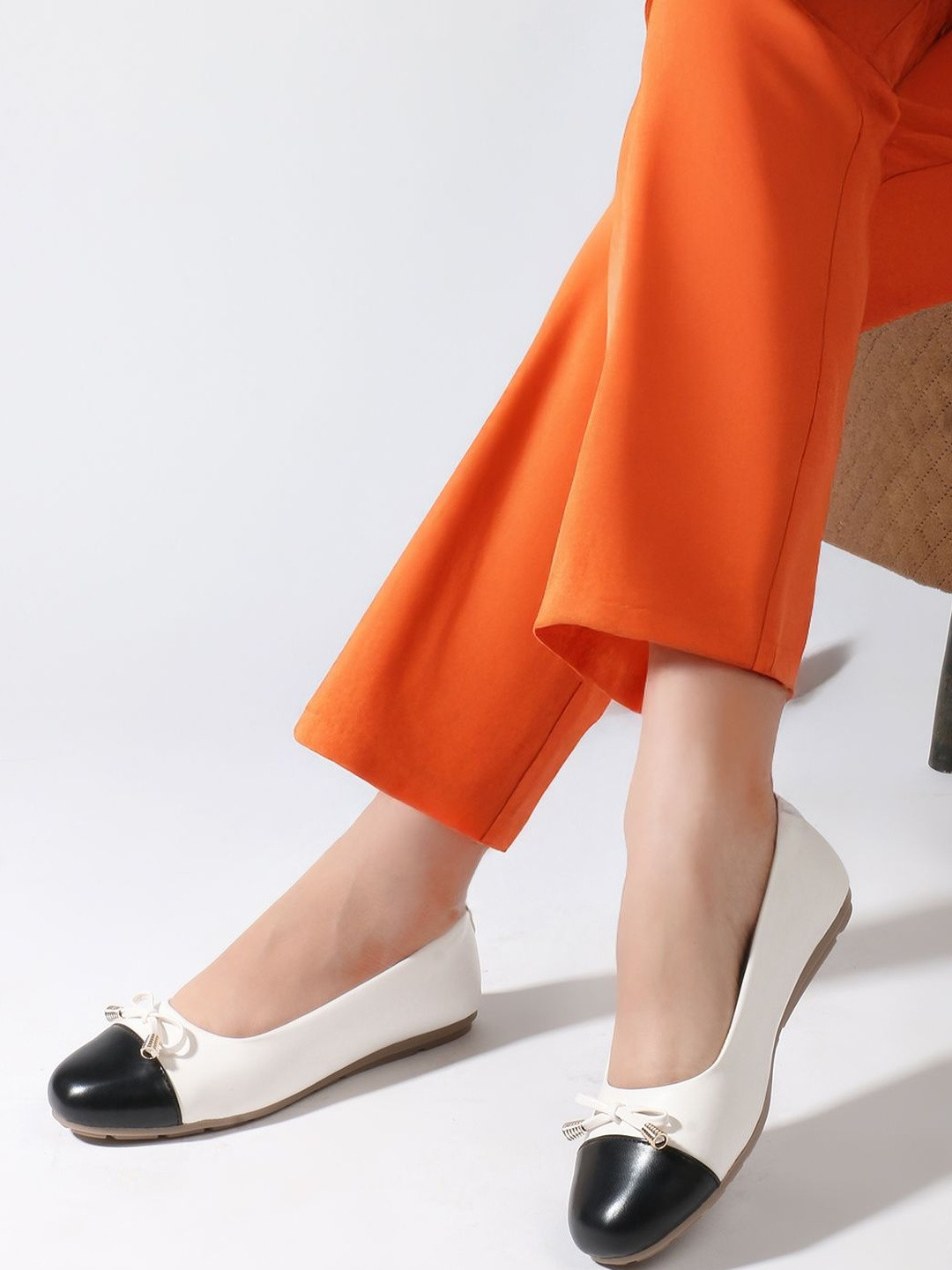 Colo Colourblocked Round Toe Cushioned Footbed Ballerinas