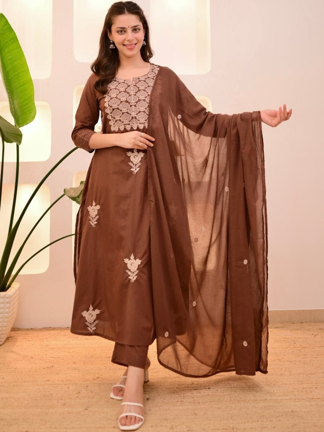 Fabinn Embroidered Notch Neck Thread Work Straight Kurta With Trousers & Dupatta