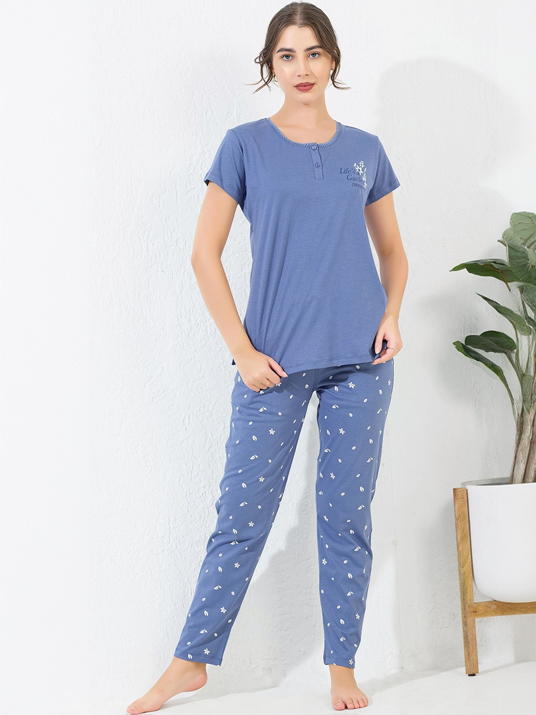QUIRA Women Printed T-shirt & Pyjama Night suit