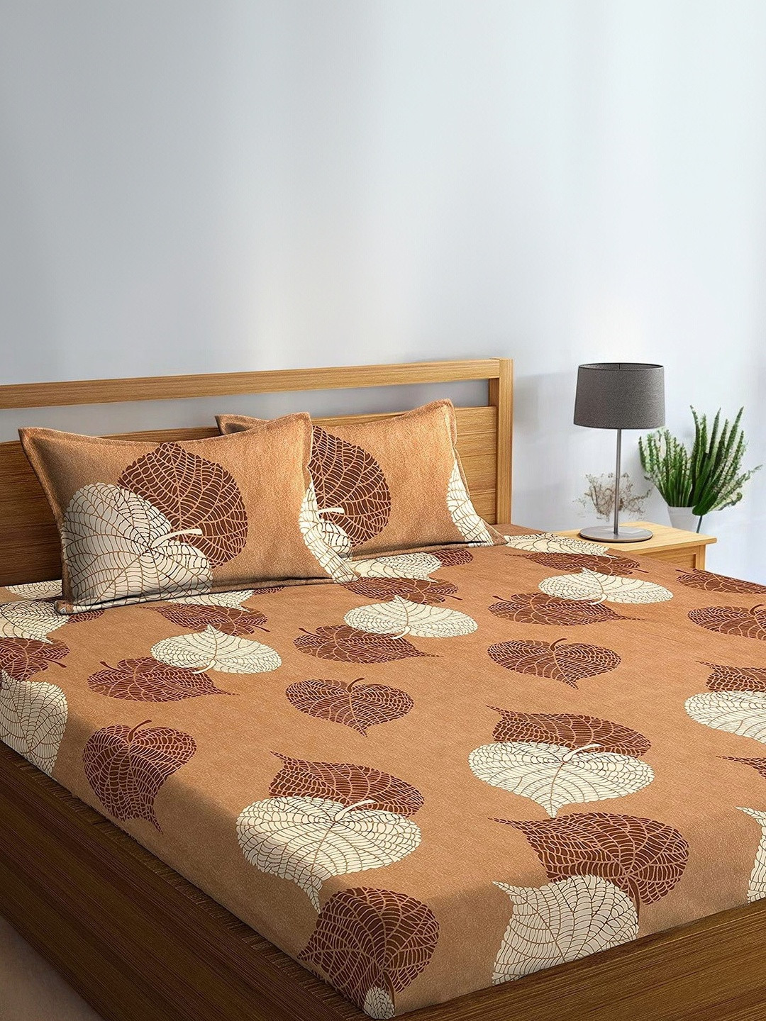 Homybees Leaf Printed King Size Elastic Fitted Bedsheet with 2 Pillow Covers