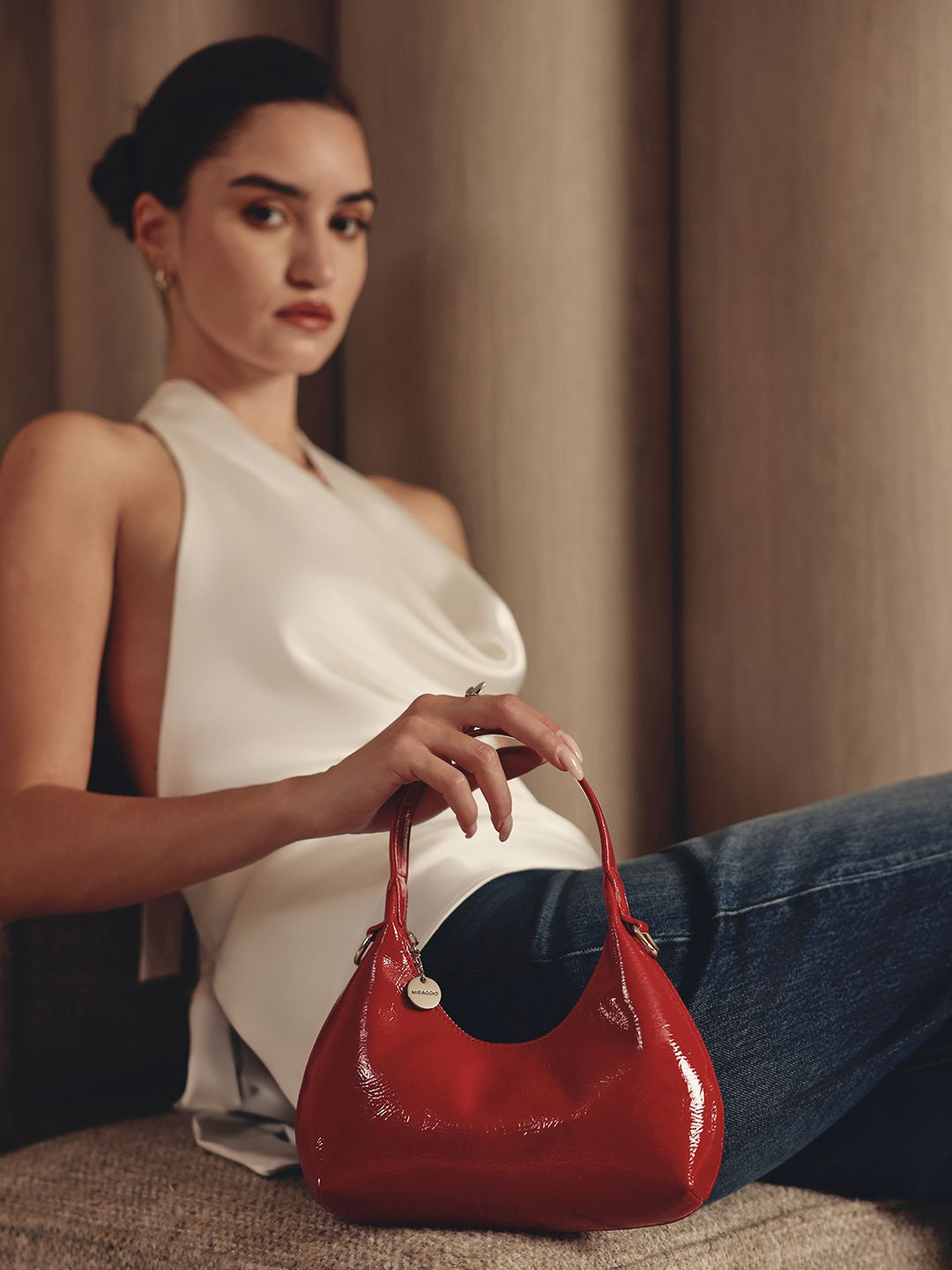 MIRAGGIO Women Half Moon Hobo Bag With Card Holder