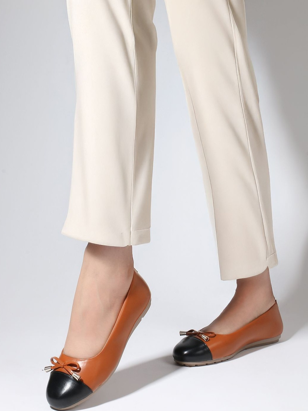 Colo Colourblocked Round Toe Cushioned Footbed Bows Ballerinas