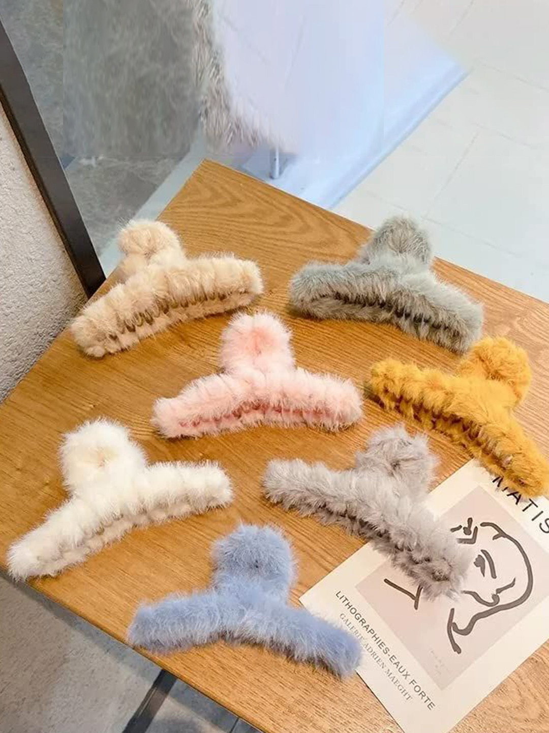 SH FSN Women Set of 7 Plush Barrettes Fur Grip T Shape Claw Clip