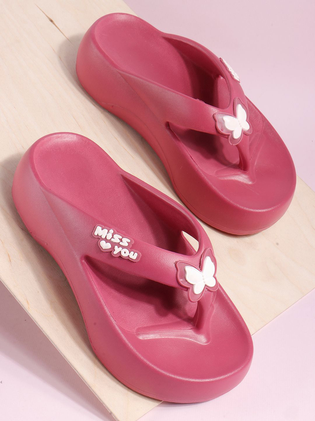 The Roadster Lifestyle Co. Women Casual Lightweight Thong Flip Flop