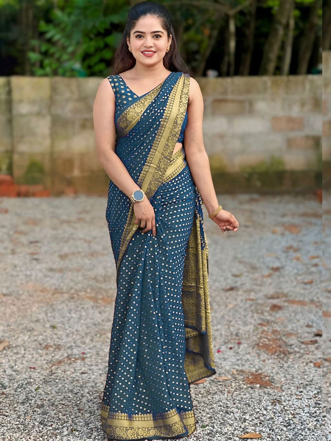 AVANTIKA FASHION Ethnic Motifs Woven Design Zari Kanjeevaram Saree