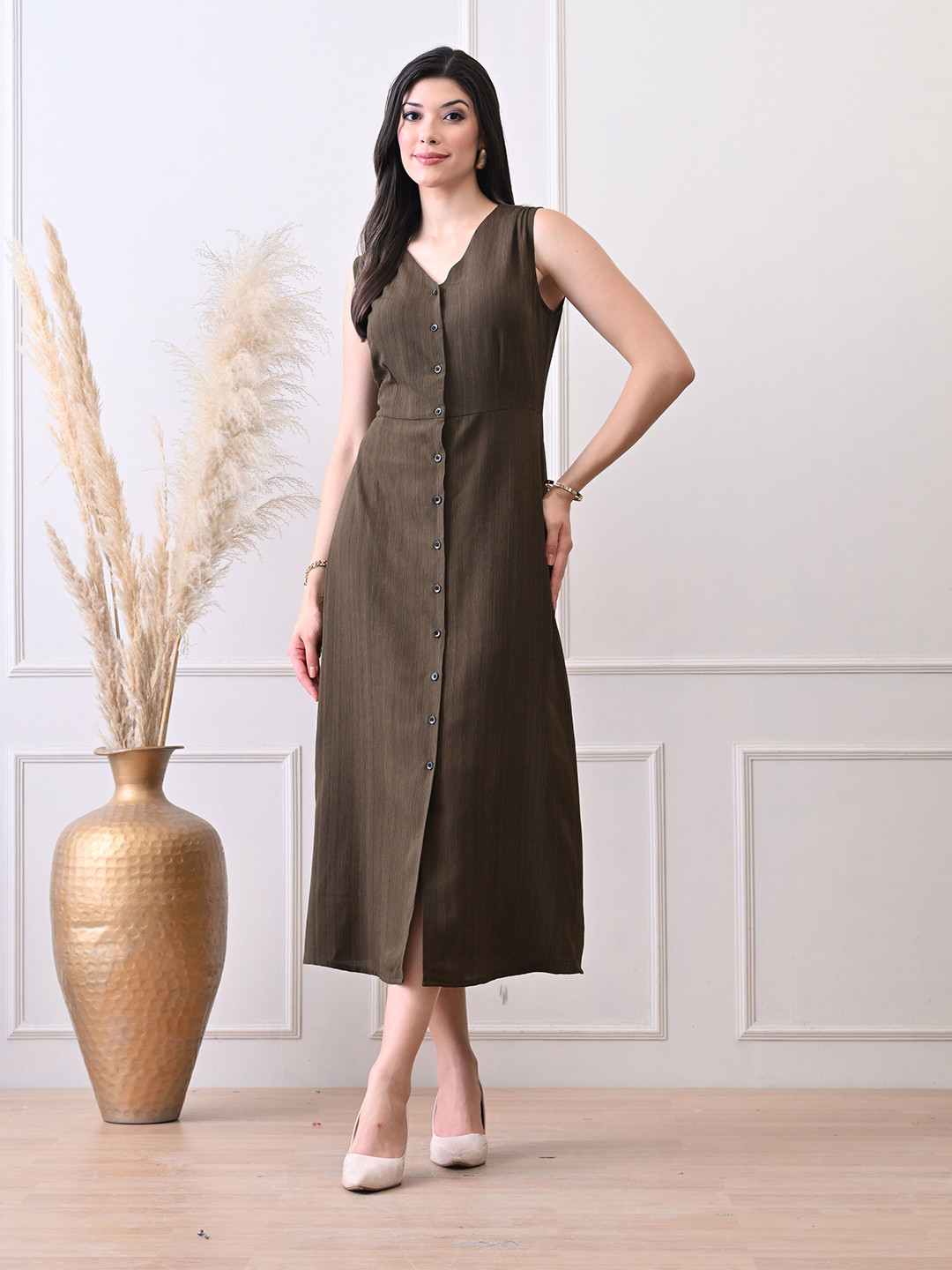 Ikonic klaer Women Textured Sleeveless Chiffon A-Line Midi Dress