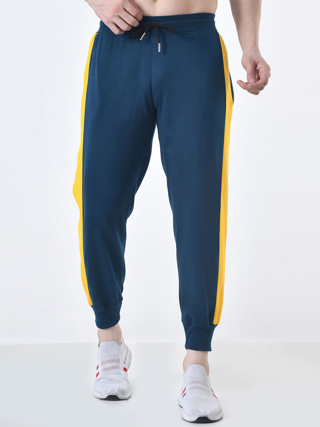 BAESD Men Colourblocked Mid-Rise Fleece Warm Ponchi Side Patta Joggers Track Pants