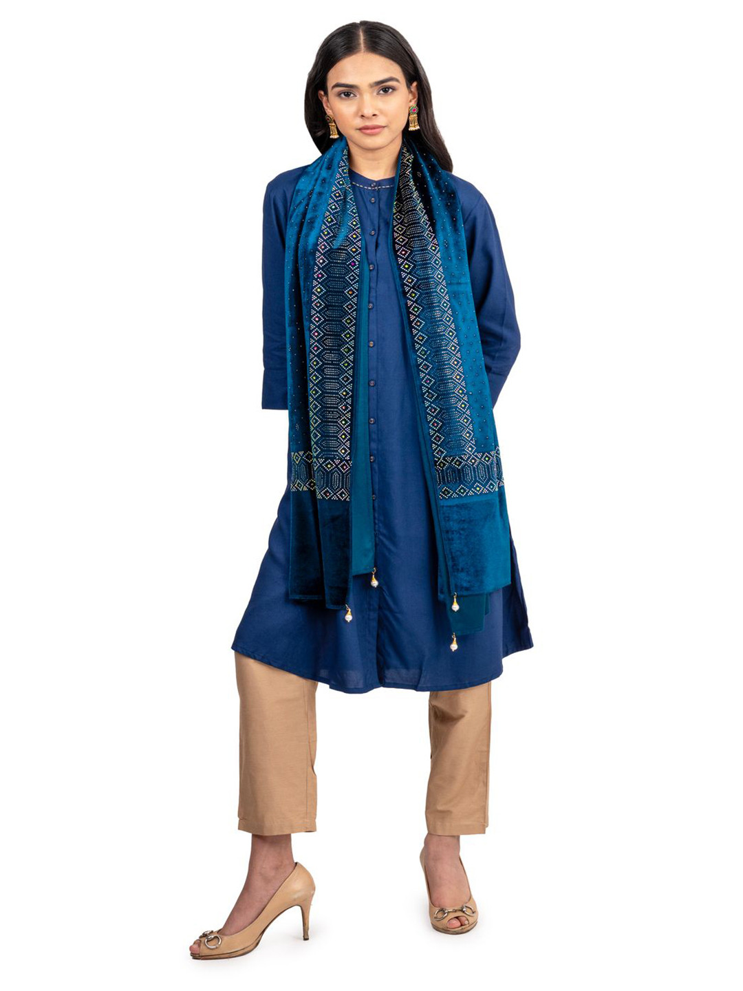 Naureen Women Embroidered with Shimmering Cystals Velvet Stole