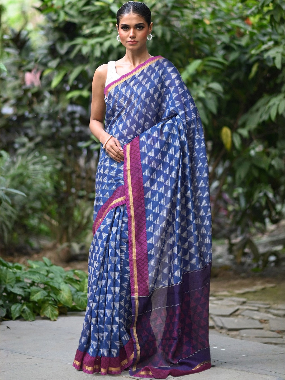 Unnati Silks Women Geometric Printed Chanderi Saree With An Unstitched Blouse Piece