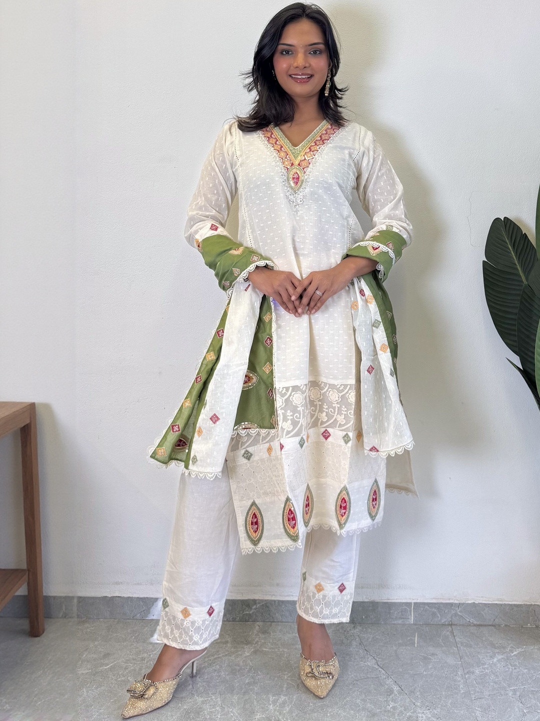 CARTYSHOP Ethnic Motifs Thread Work Pure Cotton Straight Kurta With Trousers & Dupatta