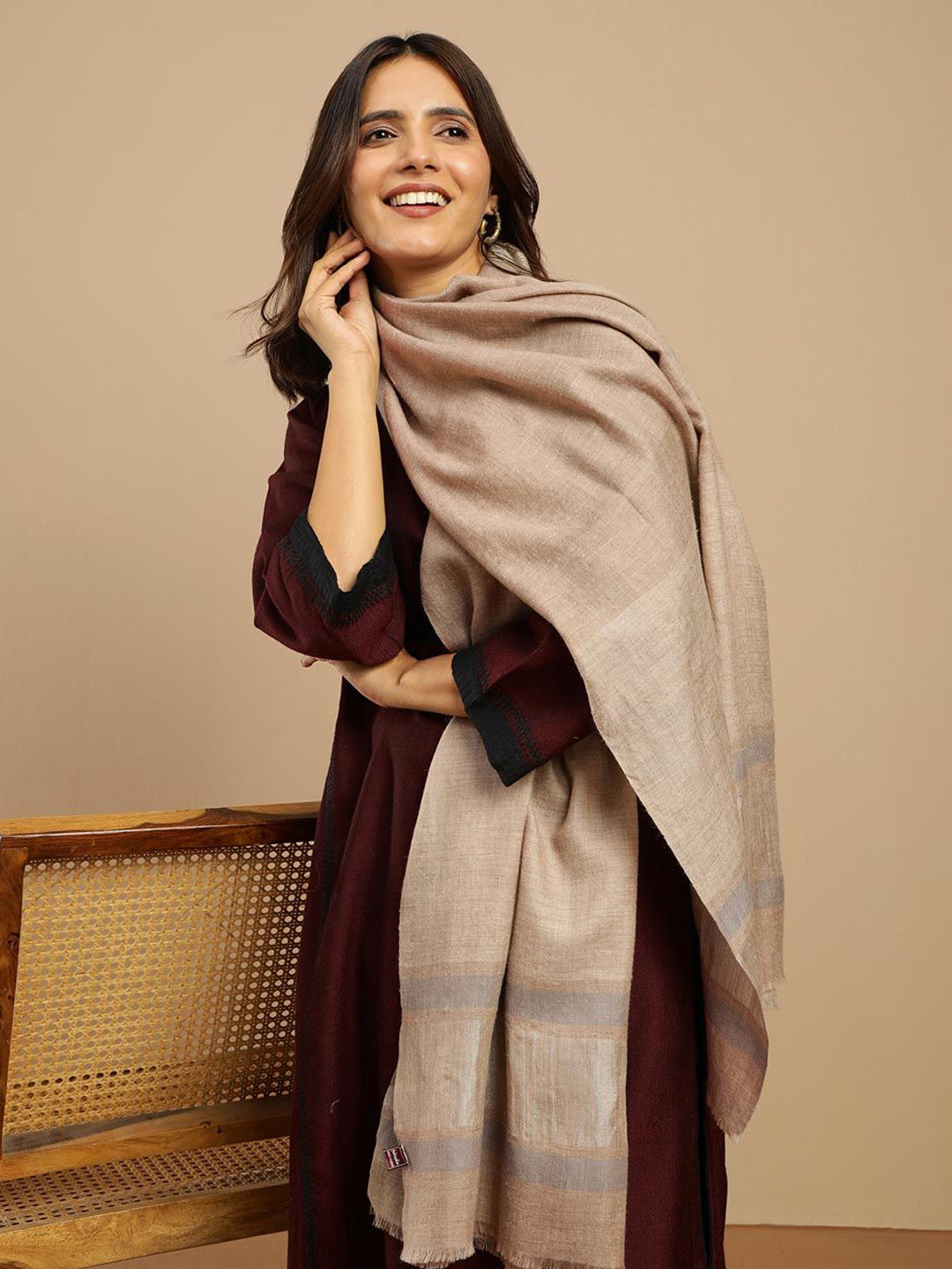 Fabindia Women Woven Design Cashmere Stole With Fringed
