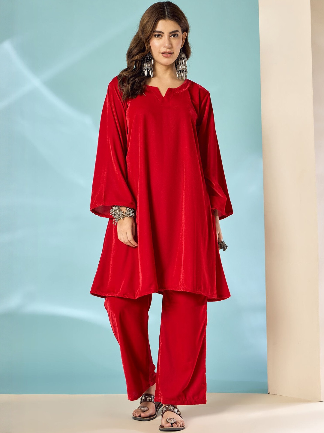 InWeave Women Notched Neck Velvet Long Sleeves Kurta with Trousers