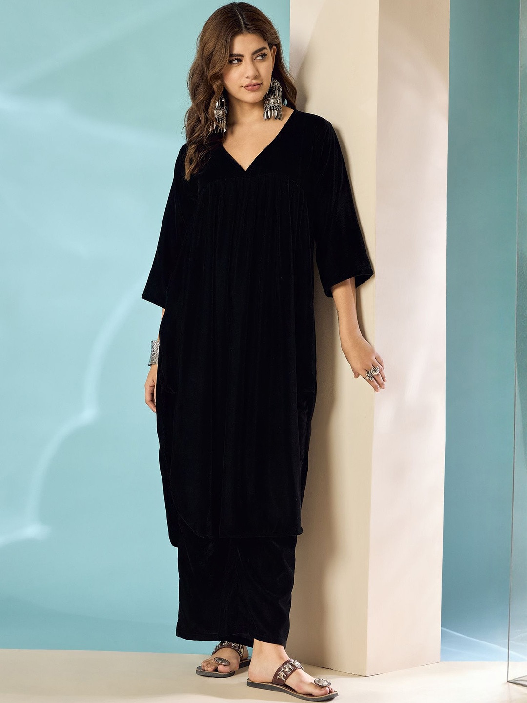 InWeave Women Solid Velevt A-Line Kurta With Trousers