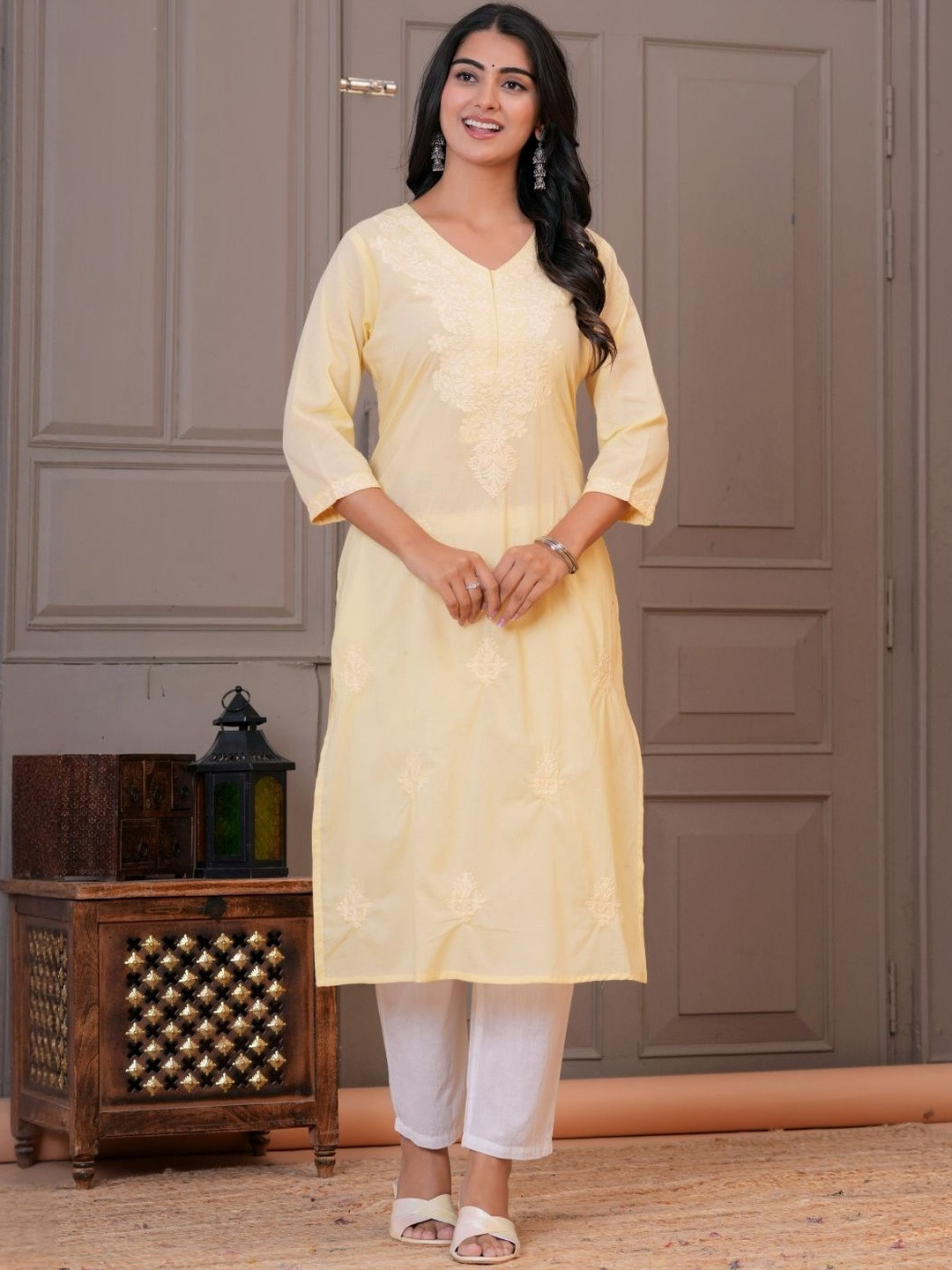 RANI PRINTS Chikankari Embroidered Pure Cotton V-Neck Straight Kurta