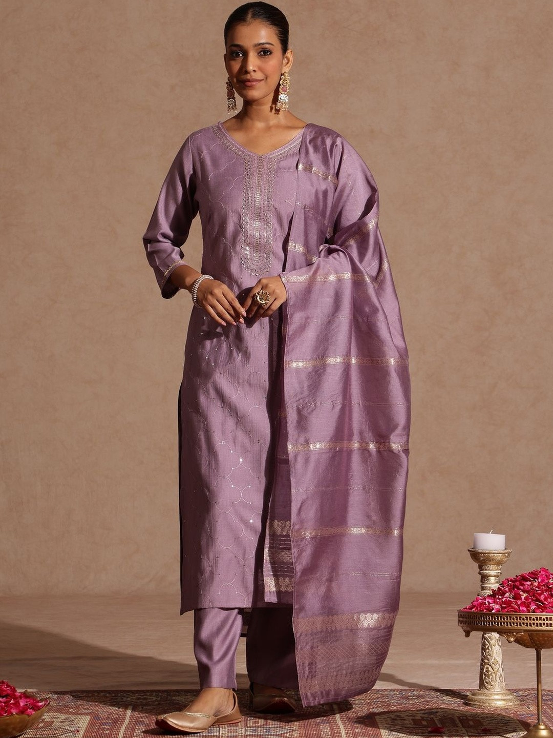 Janasya Women Lavender Silk Blend Embellished Straight Kurta Set
