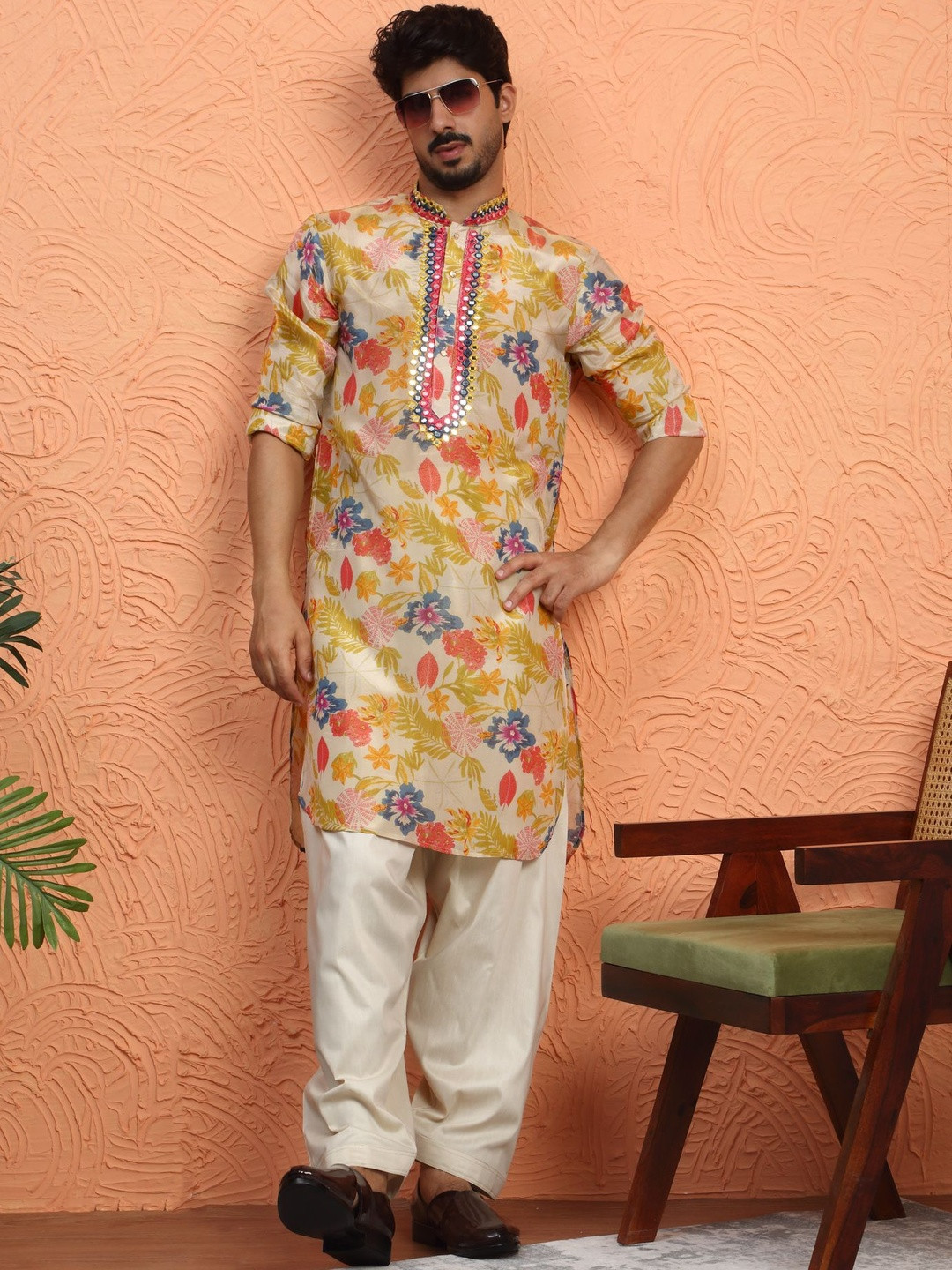 KRAFT INDIA LUXE Men Mirror Work Floral Printed Kurta with Patiala