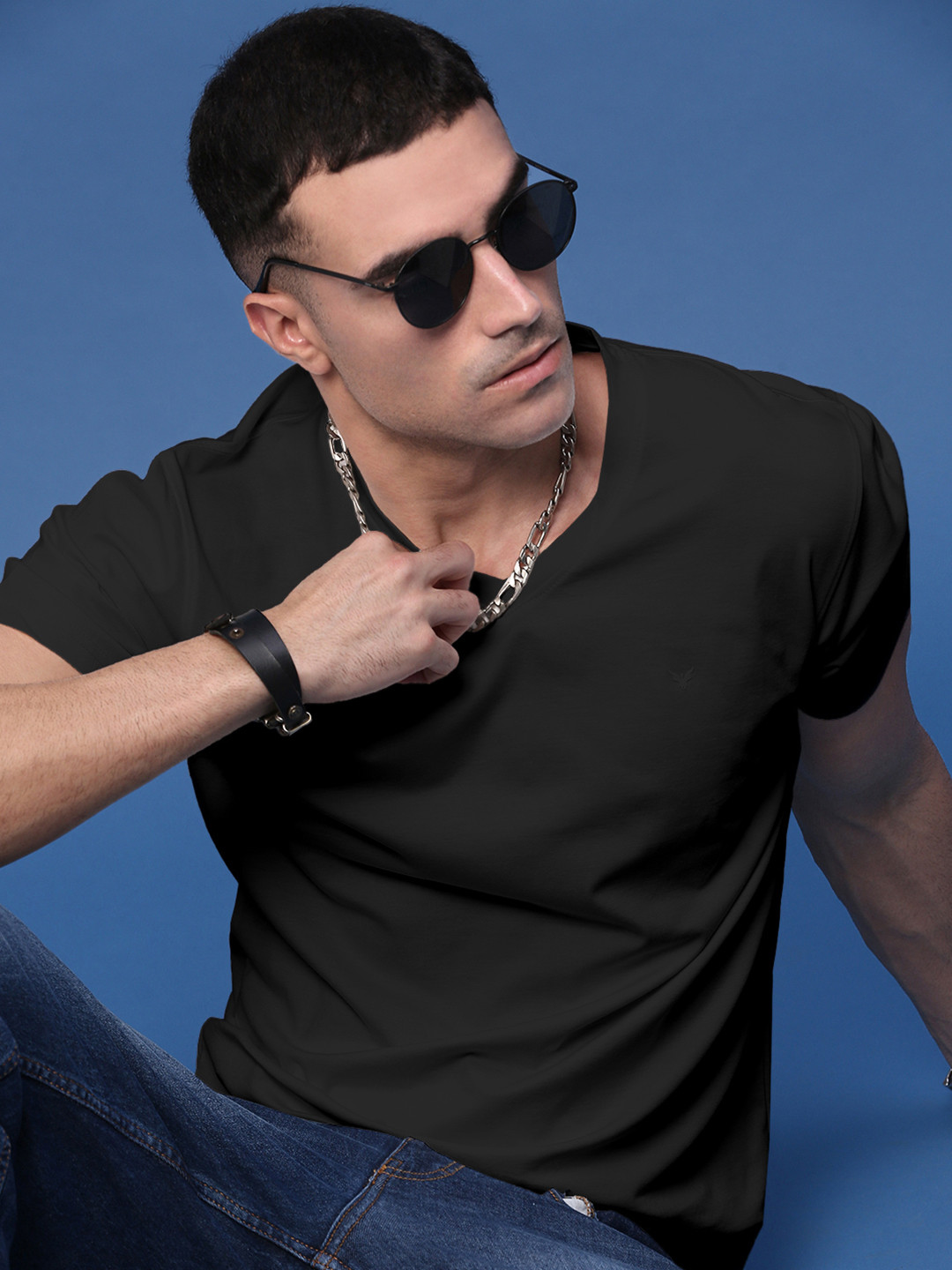 SHOWOFF Short Sleeve V-Neck Cotton Slim Fit Casual T-shirt