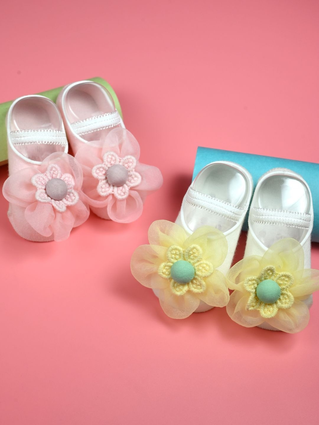 Yellow Bee Girls Pack of 2 Cotton Embellished With Floral Applique Ankle Length Socks