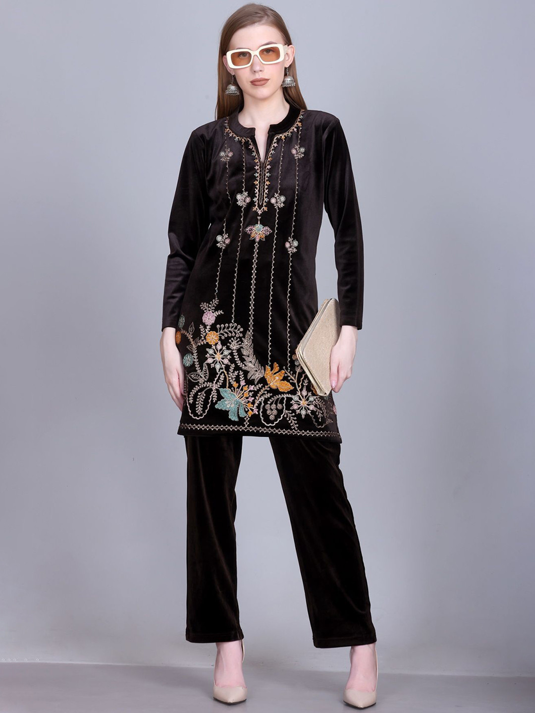 Falicana Embroidered Mandarin Collar Velvet Tunic With Trouser