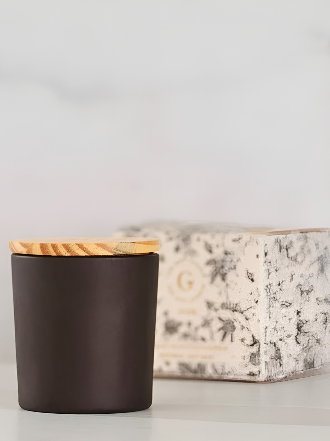 The Gift Studio Black & Brown 35-Hour Burn Candle