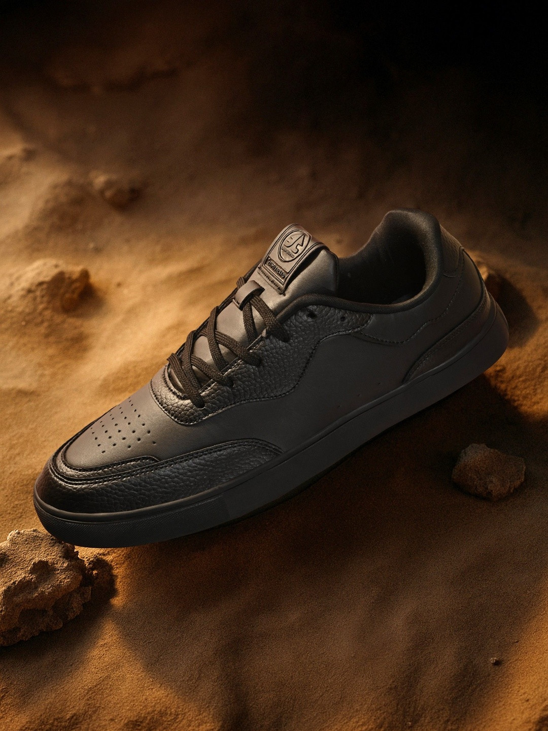 OFF LIMITS Men Bomba B&T Textured Sneakers