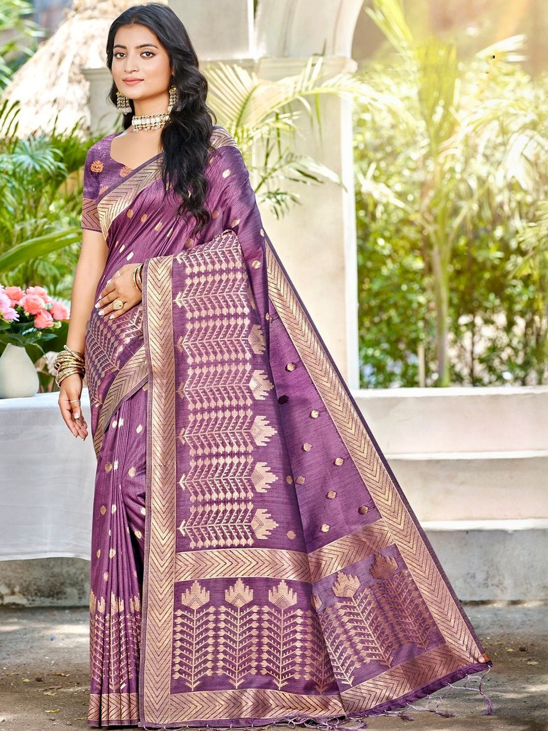 MAHALASA Woven Design Zari Handloom Saree With Blouse Piece