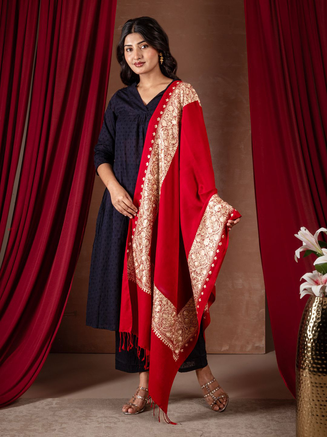 Naureen Women Wool Woven Design Stole With Fringed Border