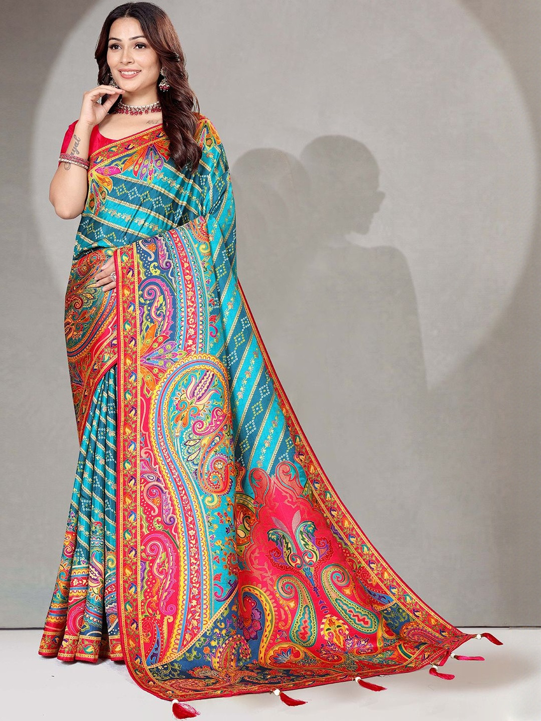 Nayanthara Trends Woven Design Paisley Print Zari Bandhani Saree