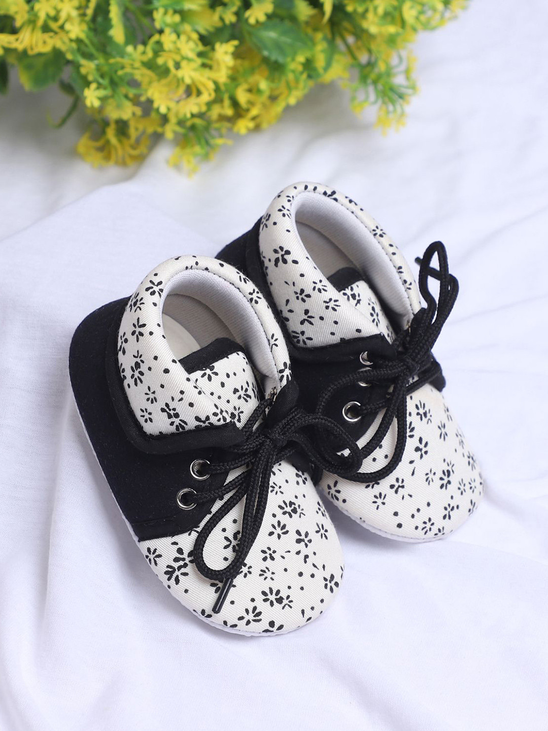 COCO CANDY Kids Black Coco Candy Floral Lace Booties