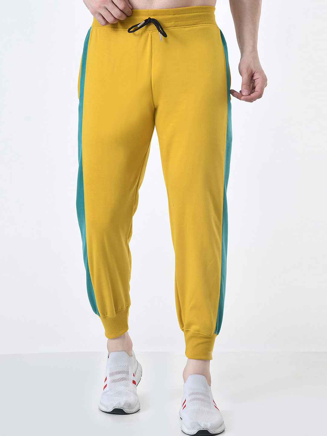 BAESD Men Regular Fit Mid-Rise Warm Ponchi Side Patta Joggers