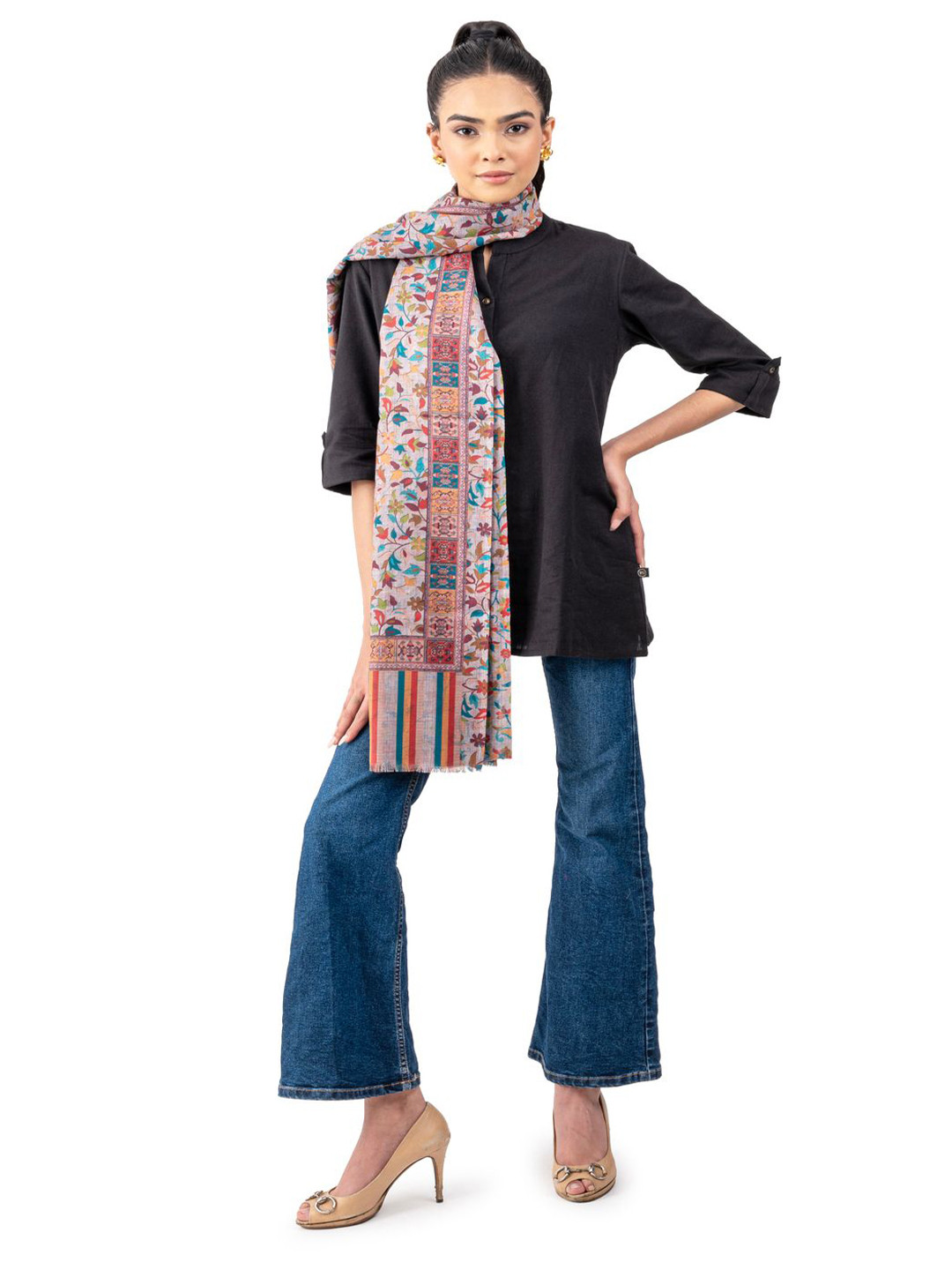 Naureen Women Floral Digital Printed Woollen Stole