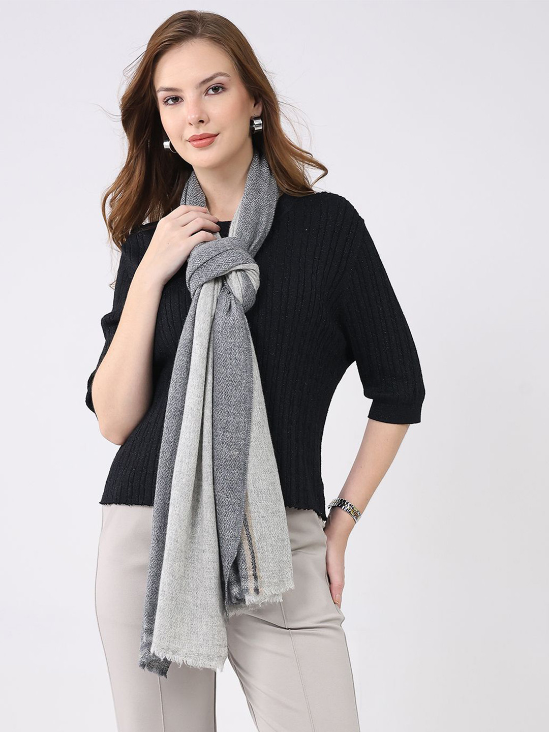 Monte Carlo Women Colourblocked Frayed Stole