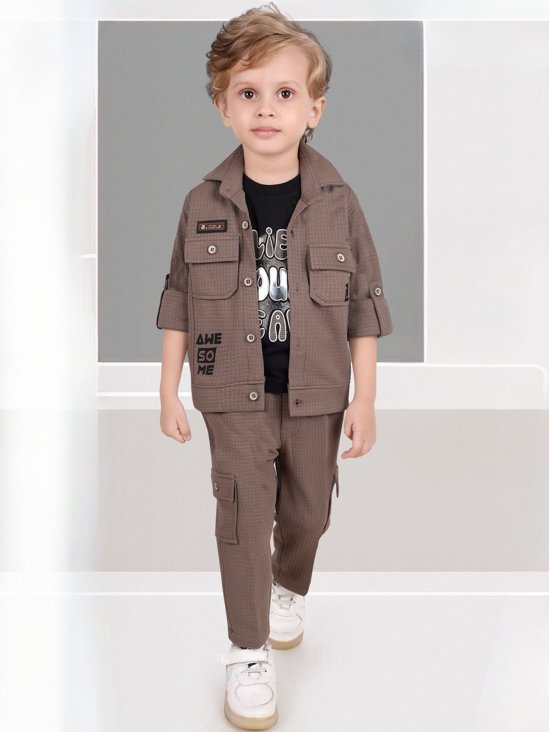 Lagorii Boys Printed Round Neck T-Shirt & Jacket & Trouser