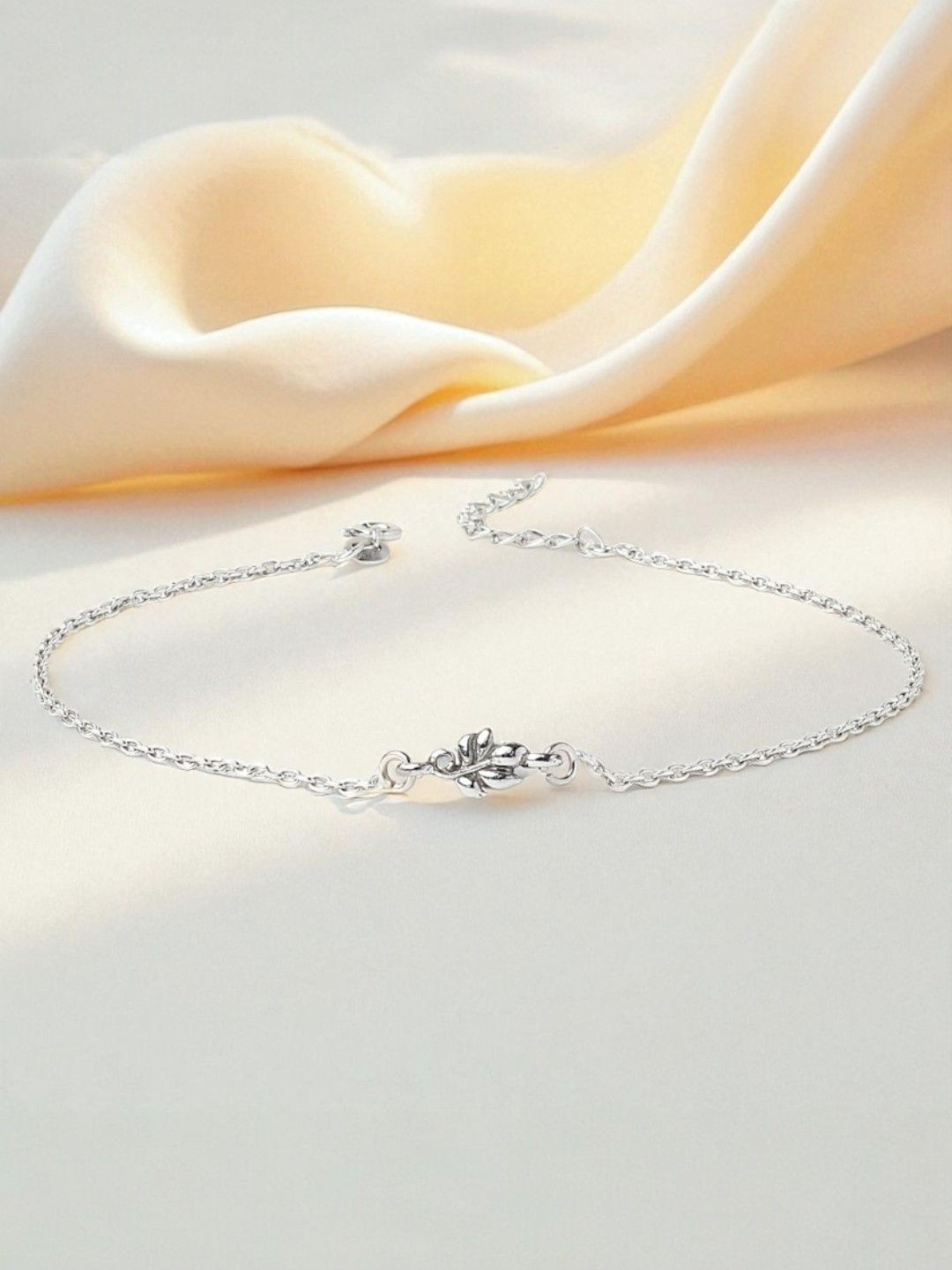 AKSHAT SAPPHIRE 92.5% Pure Silver Rhodium Plated Shiny Pretty Leaf Anklet