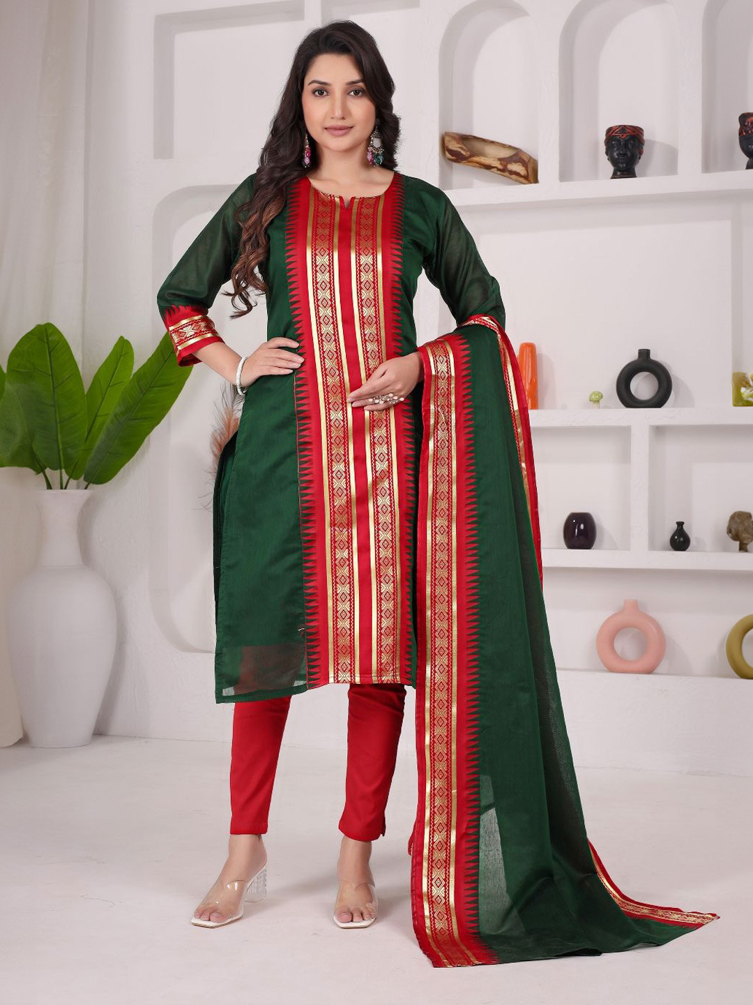 Vastukala Women Round Neck Cotton Kurta With Dupatta