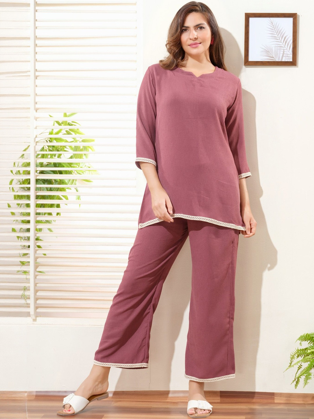 NIGHT FLOSS Women Solid Kurta with Trousers