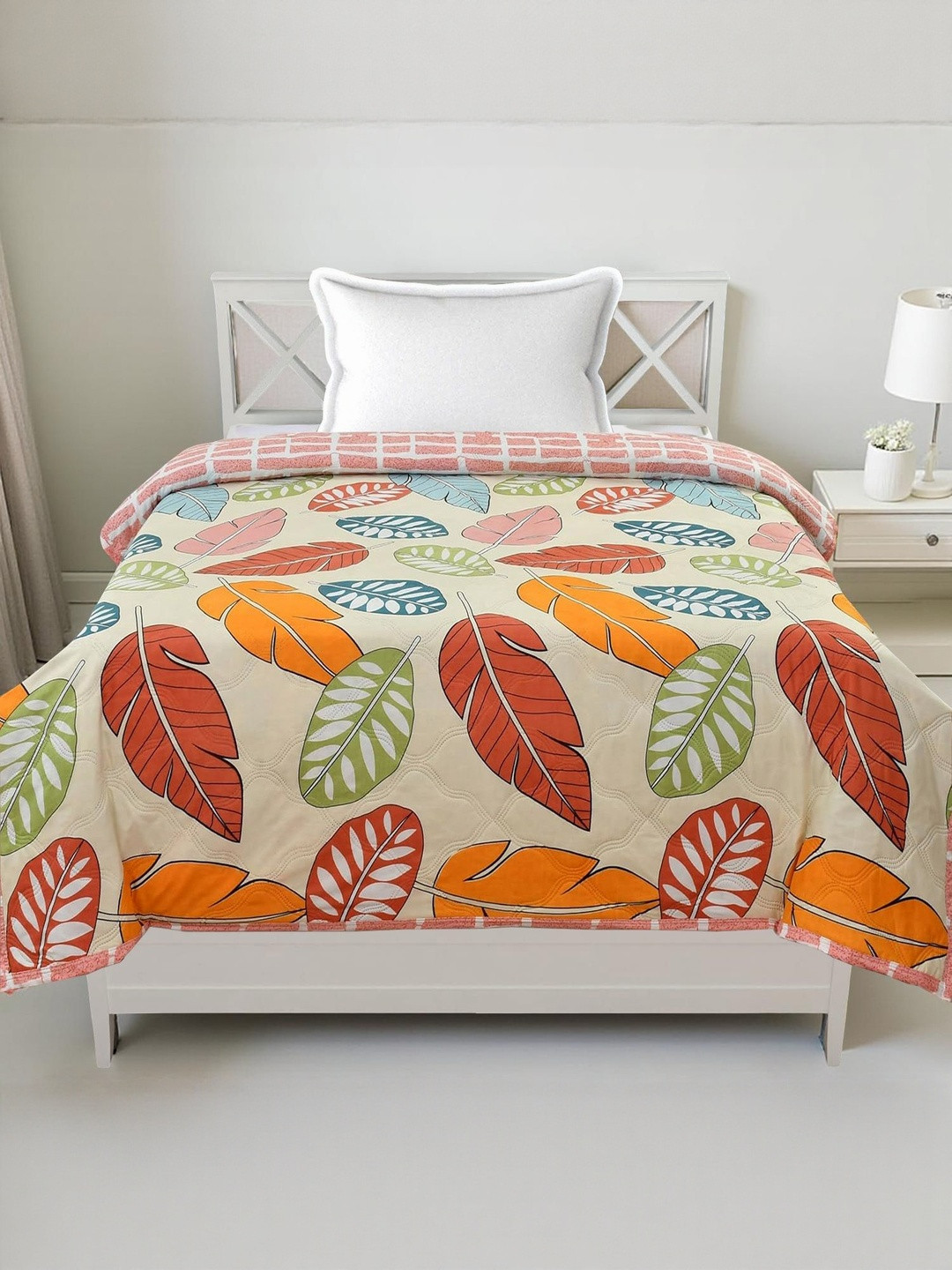 Aura Navy Cream & Red Leaf Printed AC Room 233 GSM Ultra Sonic Cotton Comforter