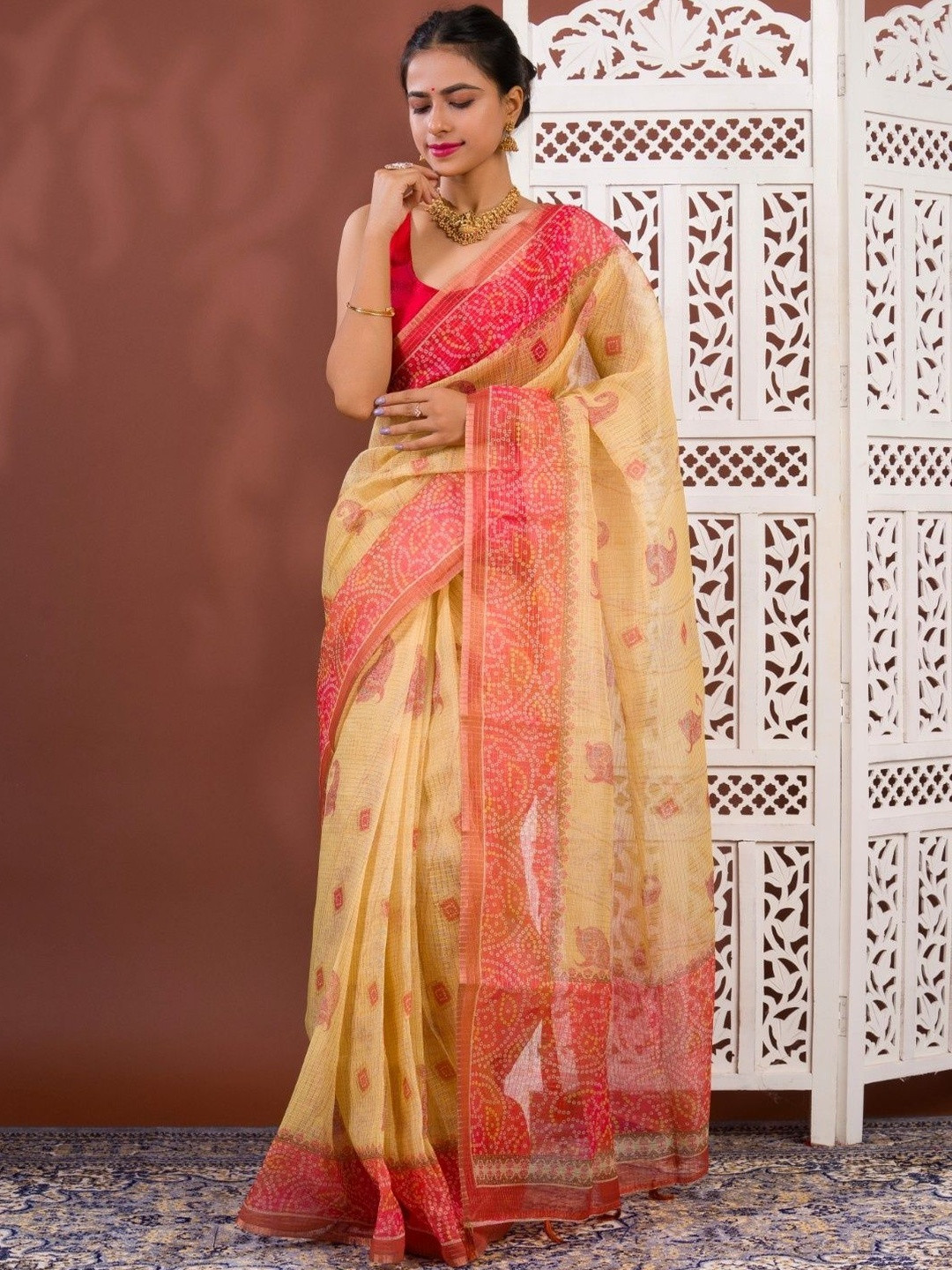 KCPC BANDHANI Ethnic Woven Design Bandhani Saree With Constrast Blouse Piece