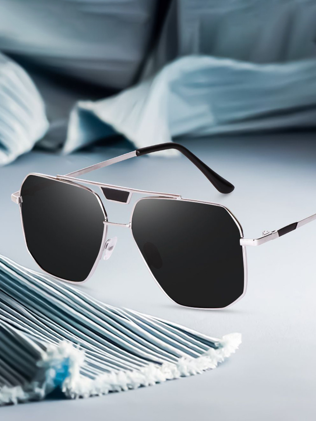 EYMEN I Unisex Oversized Sunglasses With Polarised and UV Protected Lens
