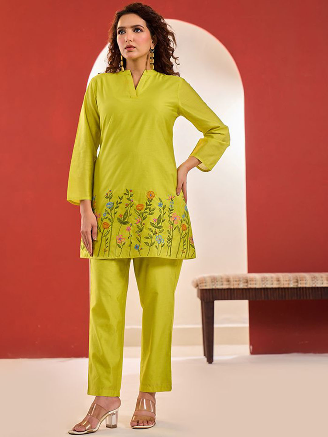 KASYA Floral Embroidered Mandarin Collar Tunic With Trousers
