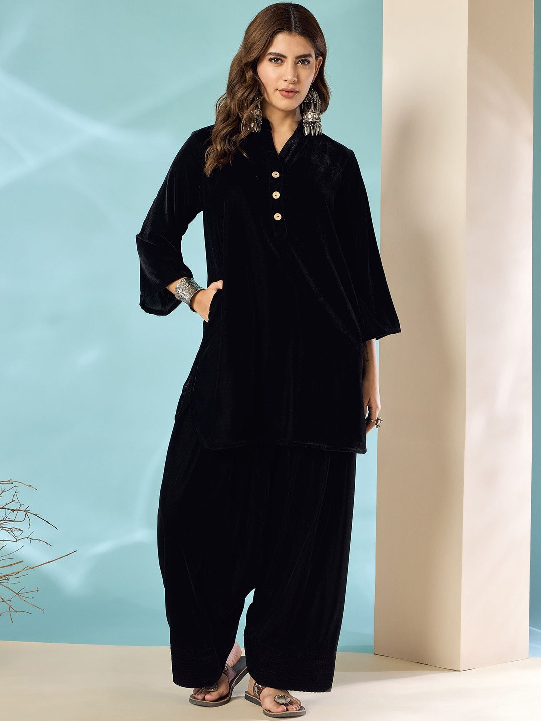 InWeave Mandarin Collar Three-Quarter Sleeves Velvet Straight Kurta With Harem Pants