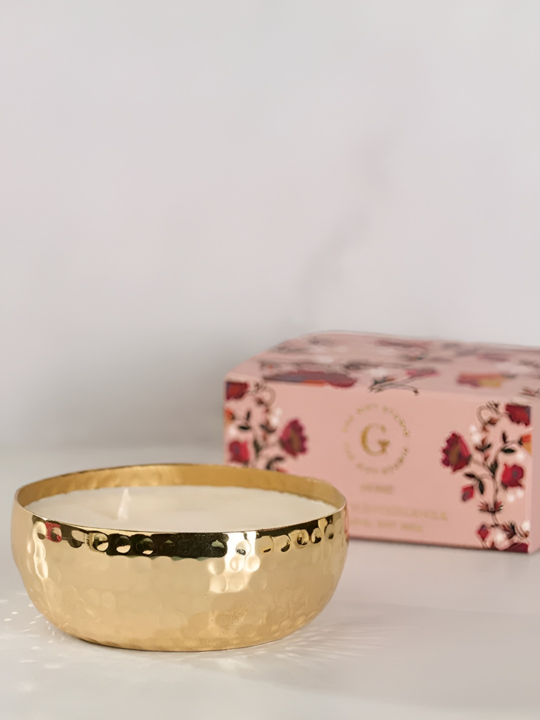 The Gift Studio Yellow & White Oudh Noir Urli 3-Wick Candle