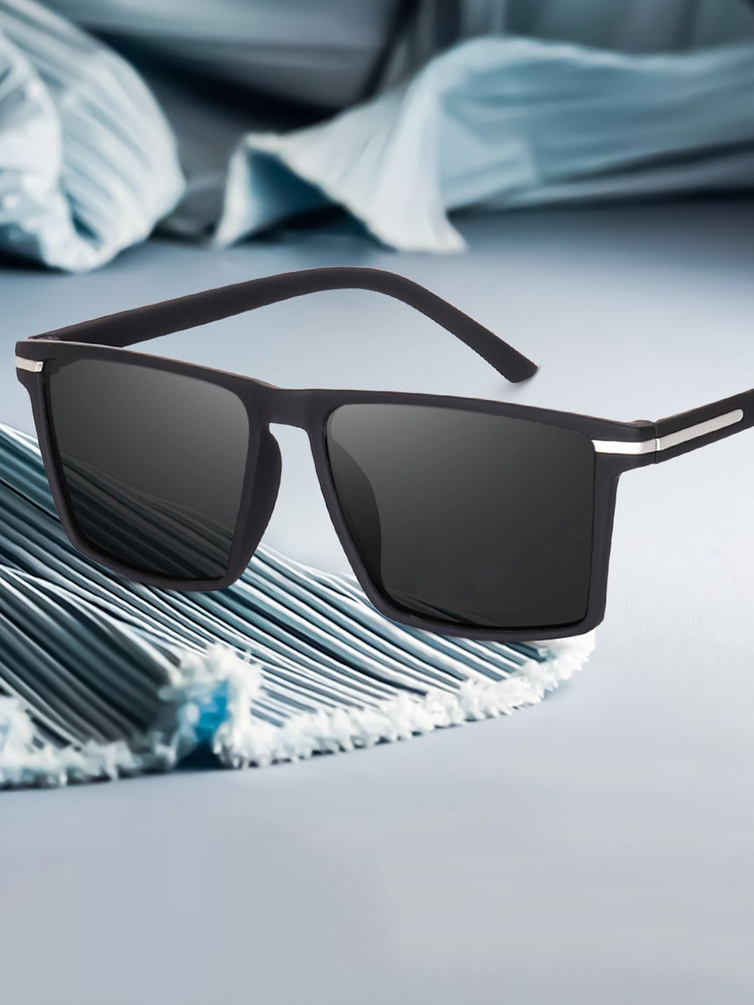 EYMEN I Unisex Wayfarer Sunglasses with Polarised & UV Protected Polarized Silver Patti